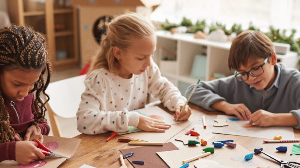 kids doing art crafts