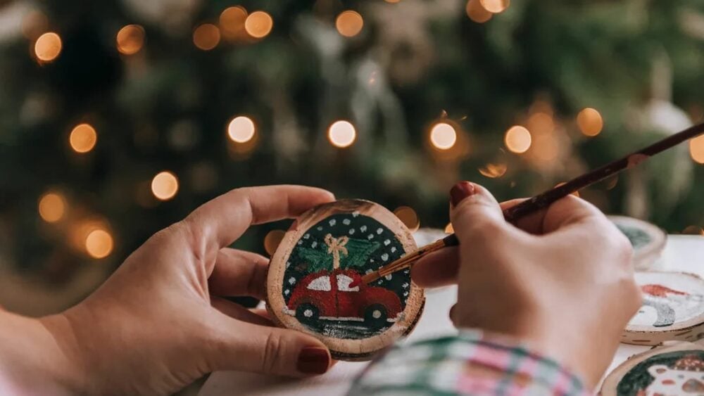 holiday painting on a small piece of wood